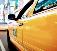 送礼宴请升级出了新隐蔽手法：用网约车、快递来办